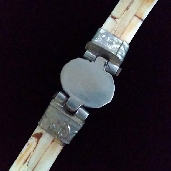 VINTAGE Genuine Blue GemStone Carved Bone Bangle - Picture 14 of 16